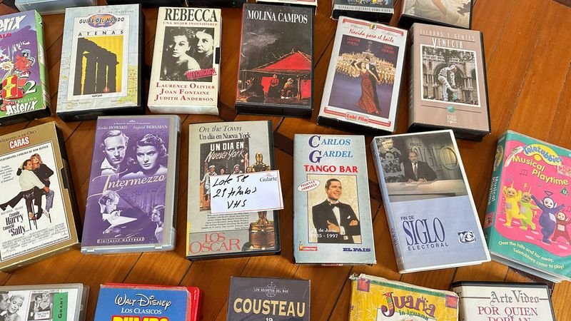 Colección de VHS, libros y revistas en buen estado - imagen 3