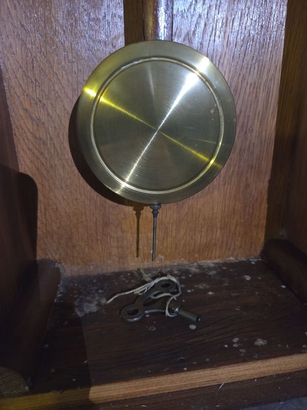 Reloj de pared antiguo con marco de madera - imagen 6