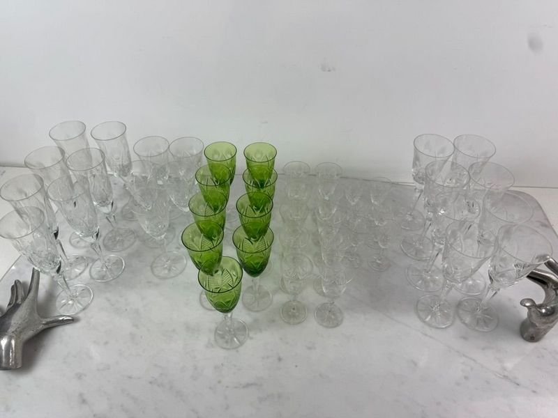 Juego de cristalería tallada con copas en cristal color verde - imagen 10