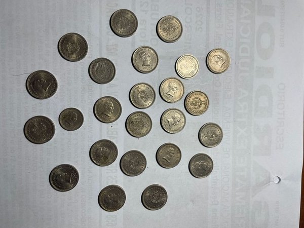 Monedas Uruguayas Plateadas de 1960: 25 y 2 Centésimos - imagen 1