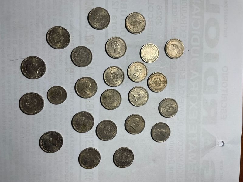 Monedas Uruguayas Plateadas de 1960: 25 y 2 Centésimos