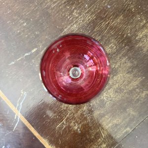 Juego de 4 Copas Bajas Rojas con Grabado de Flores - imagen 2