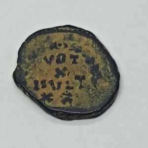 Moneda Romana Teodosio Nummus o Follis Antigua - imagen 2