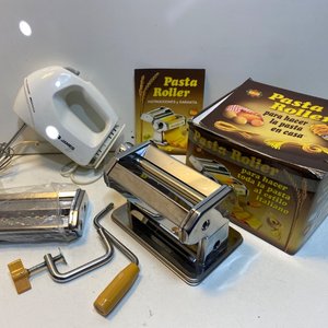 Máquina para Hacer Pasta "Pasta Roller" y Batidora Eléctrica James - imagen 2