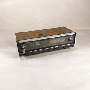 Lote siguiente: Radio Reloj Despertador Vintage Fair Mate Modelo RD-150