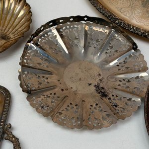 Lote de Bandejas y Platos de Metal Plateado Estilo Antiguo - imagen 13
