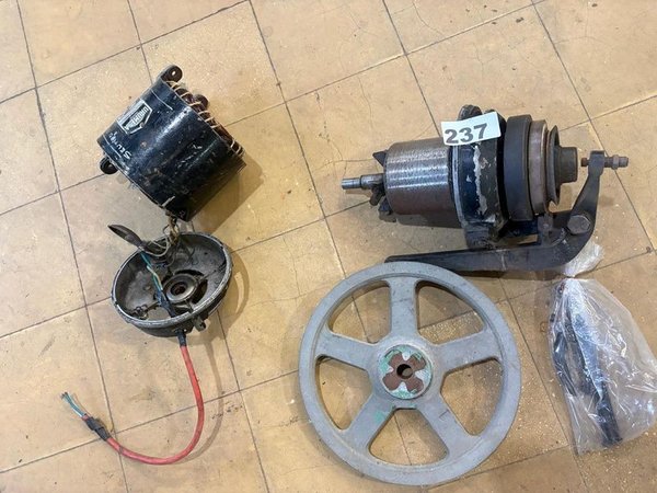 Motor Eléctrico Urumesa con Polea y Piezas - imagen 1