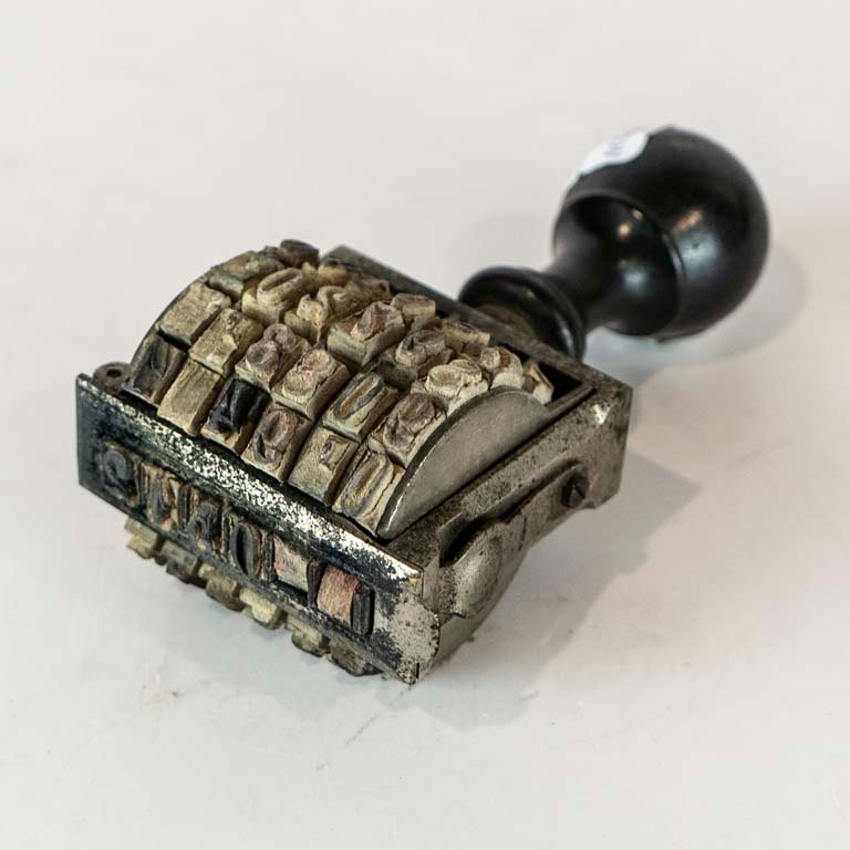 Lote siguiente: Sello antiguo de metal y goma para coleccionistas