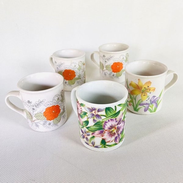 Tazas de porcelana decoradas con flores - imagen 3
