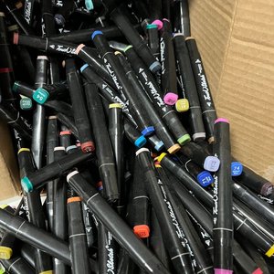 Caja con silbapenes varios imposible detallar cantidad - imagen 4