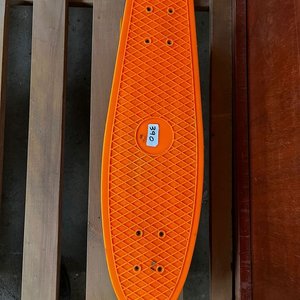 Lote anterior: Monopatín Naranja Estilo Retro