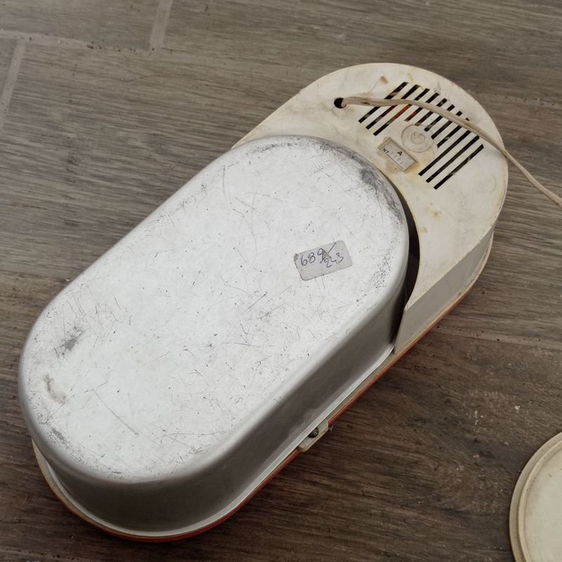 Máquina para hacer helados marca Nevada Metaloza, completa y en excelente estado - imagen 4