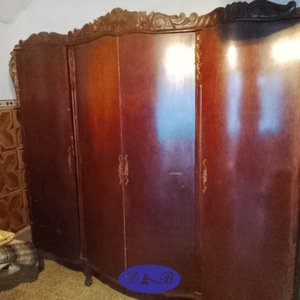 Lote siguiente: Ropero Francés Antiguo de Madera Oscura