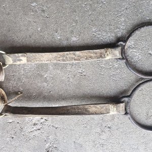 Lote siguiente: Estribos de Cuero con Argollas de Bronce