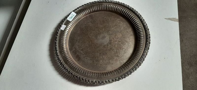 Plato de plata con diamante