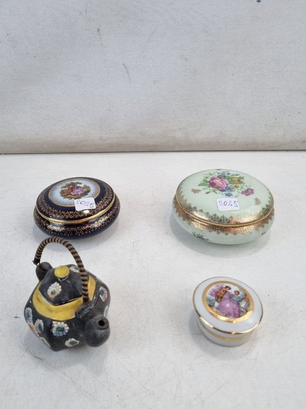 Conjunto de 4 Piezas: Alhajeros y Mini Tetera Decorativa en Porcelana Limoges y Tsuji - imagen 1