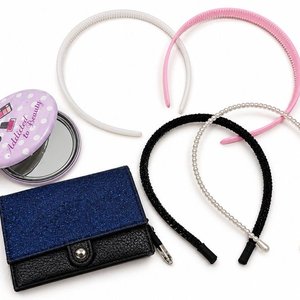 Lote anterior: Billetera Azul Brillante y Accesorios para el Cabello