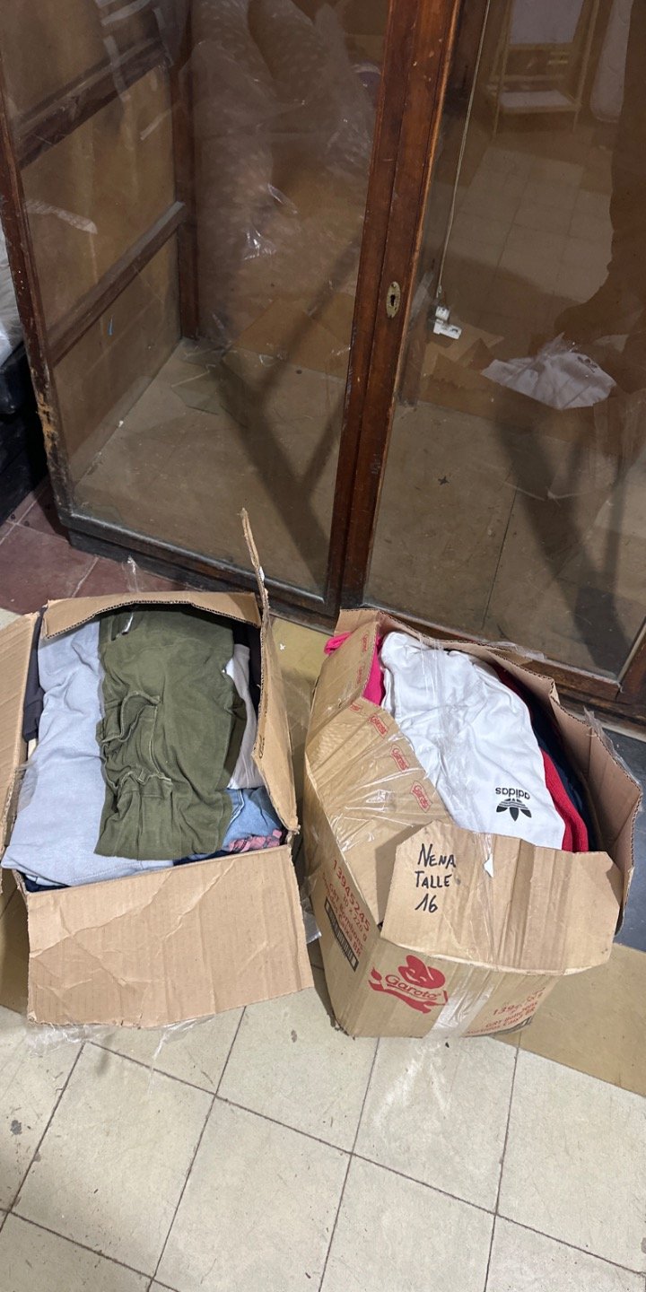 Dos Cajas de Ropa para Nena Talle 16