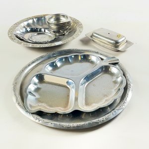 Lote anterior: Bandeja Circular Metálica con Compartimentos y Set de Cuencos