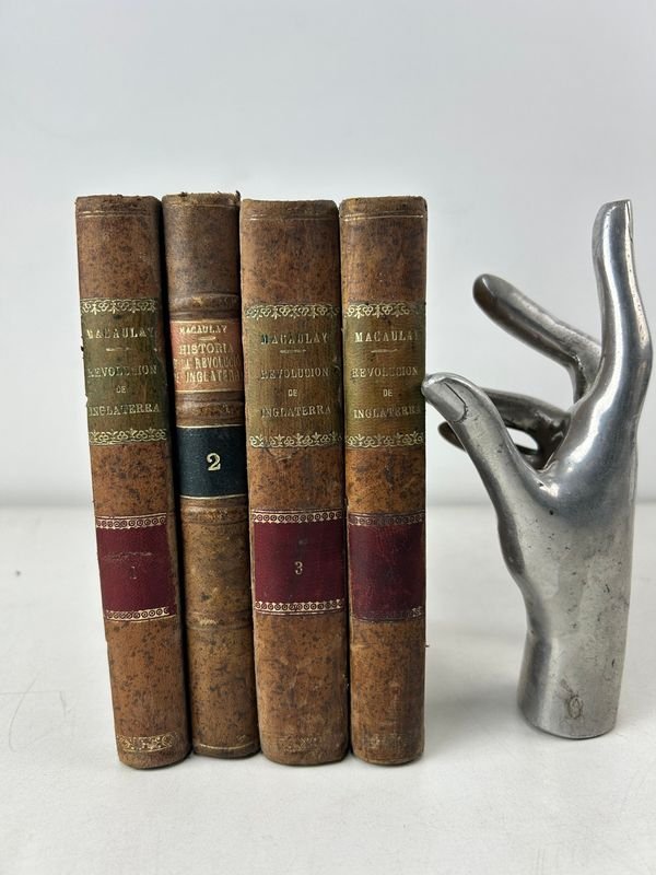 Lote anterior: Cuatro tomos antiguos de 'Historia de la Revolución de Inglaterra' de Macaulay