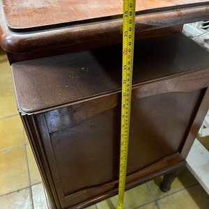 Mesita de Noche Antigua de Madera Cedro con Dos Cajones y Puertas - imagen 6
