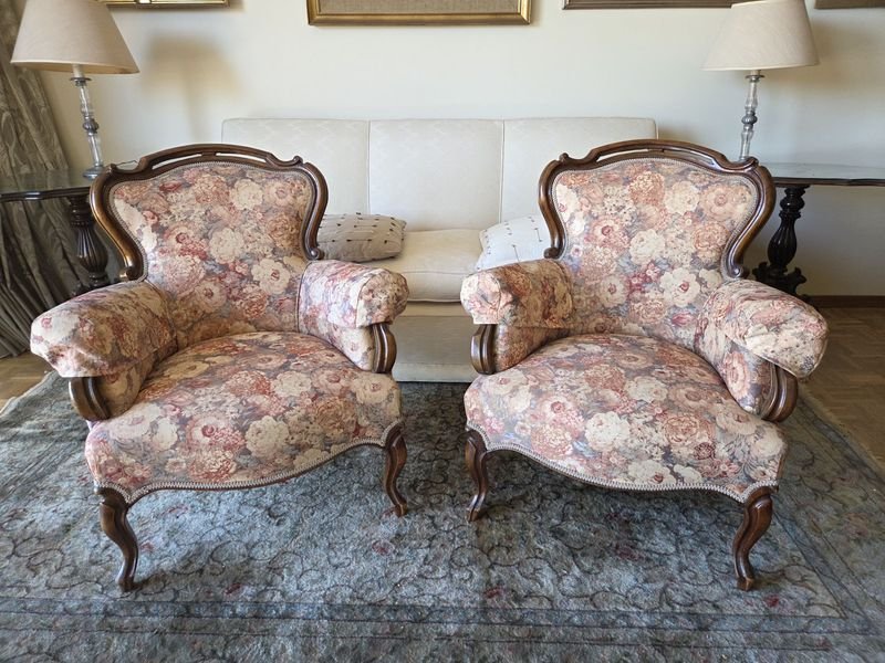 Sillones victorianos tapizados en tela floreada - imagen 2
