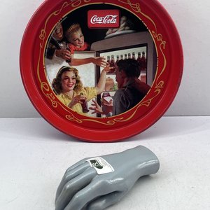 Bandeja Redonda Italiana de Lata Coca-Cola Publicitaria - imagen 1