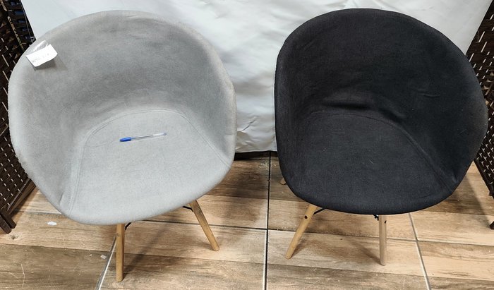 Sillas tapizadas de madera con respaldo redondeado - imagen 3