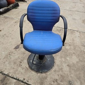 Lote siguiente: Sillón de Barbero Azul Vintage