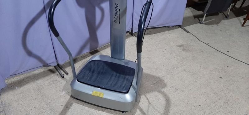 Plataforma Vibratoria MasterFVit - Equipo Electrónico - imagen 2