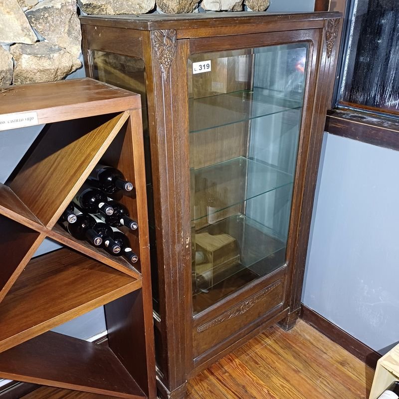 Vitrina antigua en roble con vidrio viselado y estantes - imagen 2