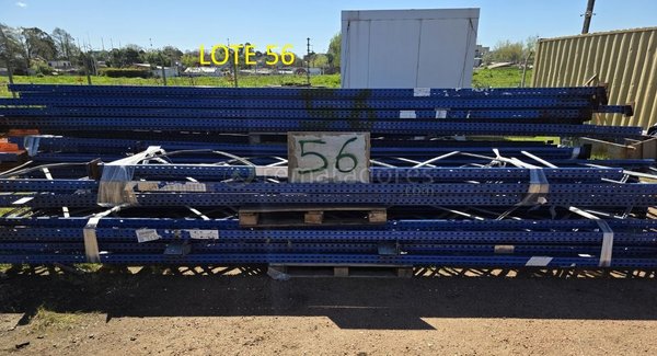 Lote de Estanterías Metálicas Industriales Azules y Naranjas