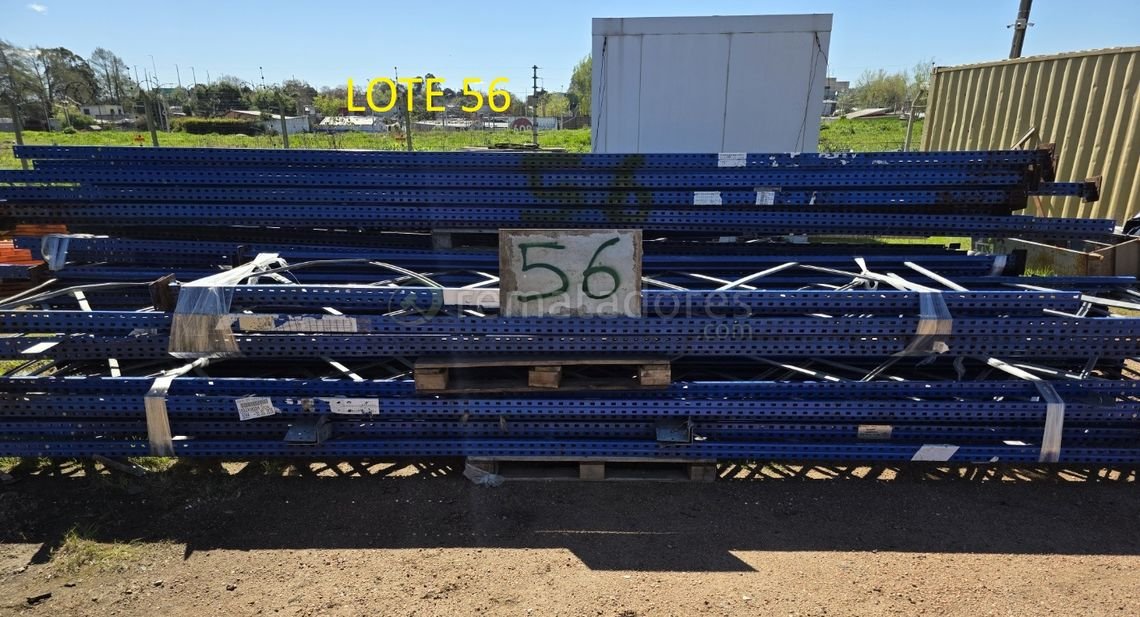 Lote de Estanterías Metálicas Industriales Azules y Naranjas