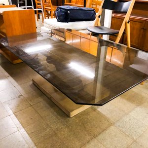 Mesa de Centro con Tapa de Vidrio y Base Escultural - imagen 1