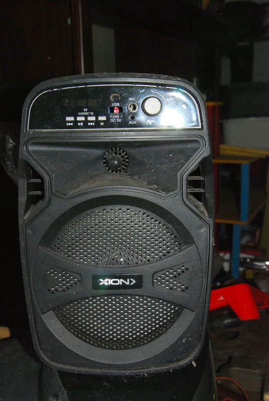 Lote siguiente: Parlanete en buen estado con buena calidad de sonido