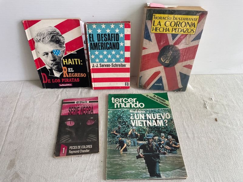 Lote de Libros Dedicados a EEUU y Temas Internacionales