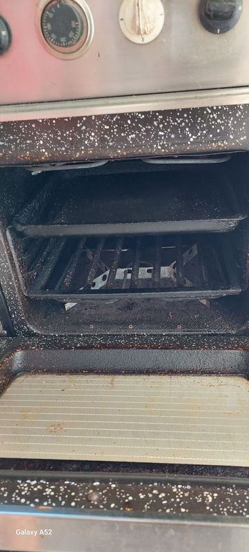 Cocina de 2 hornallas y horno electrico con garrafa de 13 kg - imagen 2