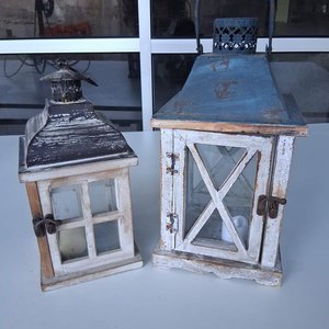 Lote siguiente: Par de Faroles Decorativos Rústicos de Madera y Metal