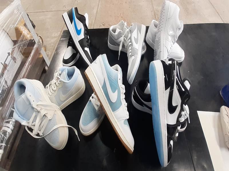 Pares de Calzado Deportivo Estilo Nike