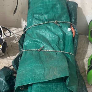 Lote siguiente: Lonas Verdes Plegadas