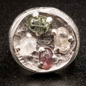 Lote anterior: Anillo de Plata 950 con Rubolita, Piedra de Luna y Peridoto