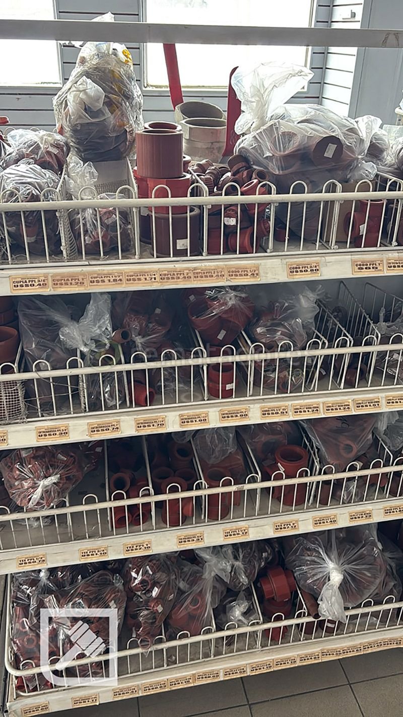 Lote de Conexiones y Accesorios de PVC Rojo