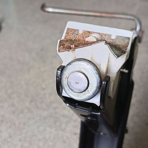 Mini Compresor Inflador Portátil 12V y Gato Mecánico para Auto - imagen 6
