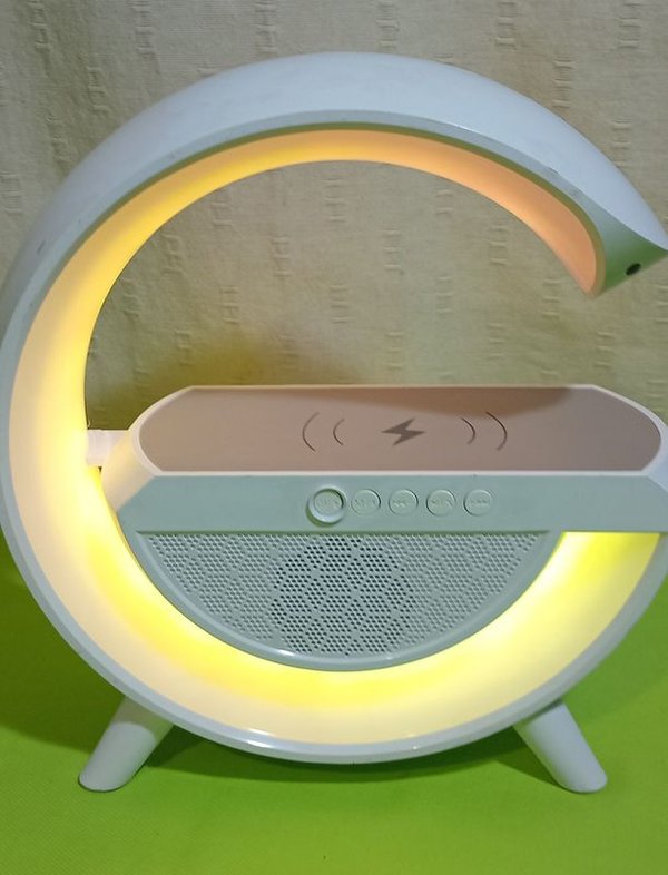 Parlante Multimedia Bluetooth con Luces LED y Carga Inalámbrica