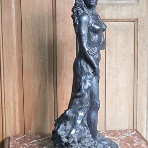 Escultura de Dama de Martha Escondeus Firmada, 47 cm - imagen 2