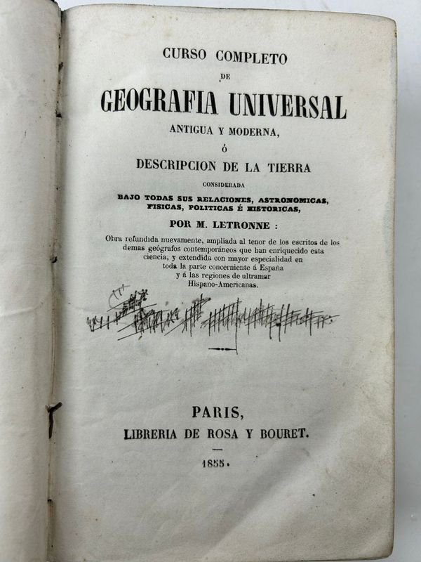 Libros de geografía y historia antiguos con escultura de mano de plata - imagen 2