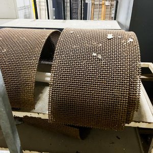 Lote anterior: Diez Rejillas Metálicas Curvas de 60 x 30 cm