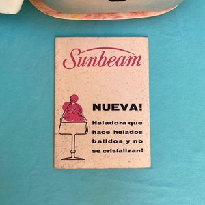 1950´´s . Batidora de helados con caja original y manual de uso. Marca sumbean. No la probamos. 29.5 cm x 13 cm x 8.5 cm. - imagen 9