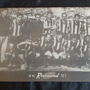 Lote anterior: Revista Histórica de Fútbol Guía Sport: Historia de los Clásicos Peñarol vs Nacional (1932-1962)