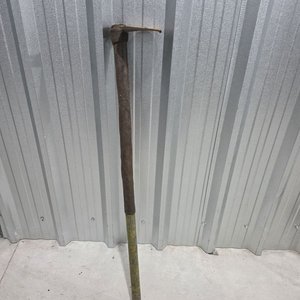 Lote de Herramientas de Jardín y Trabajo: Palas, Serrucho, Guadaña y Rastrillo - imagen 16